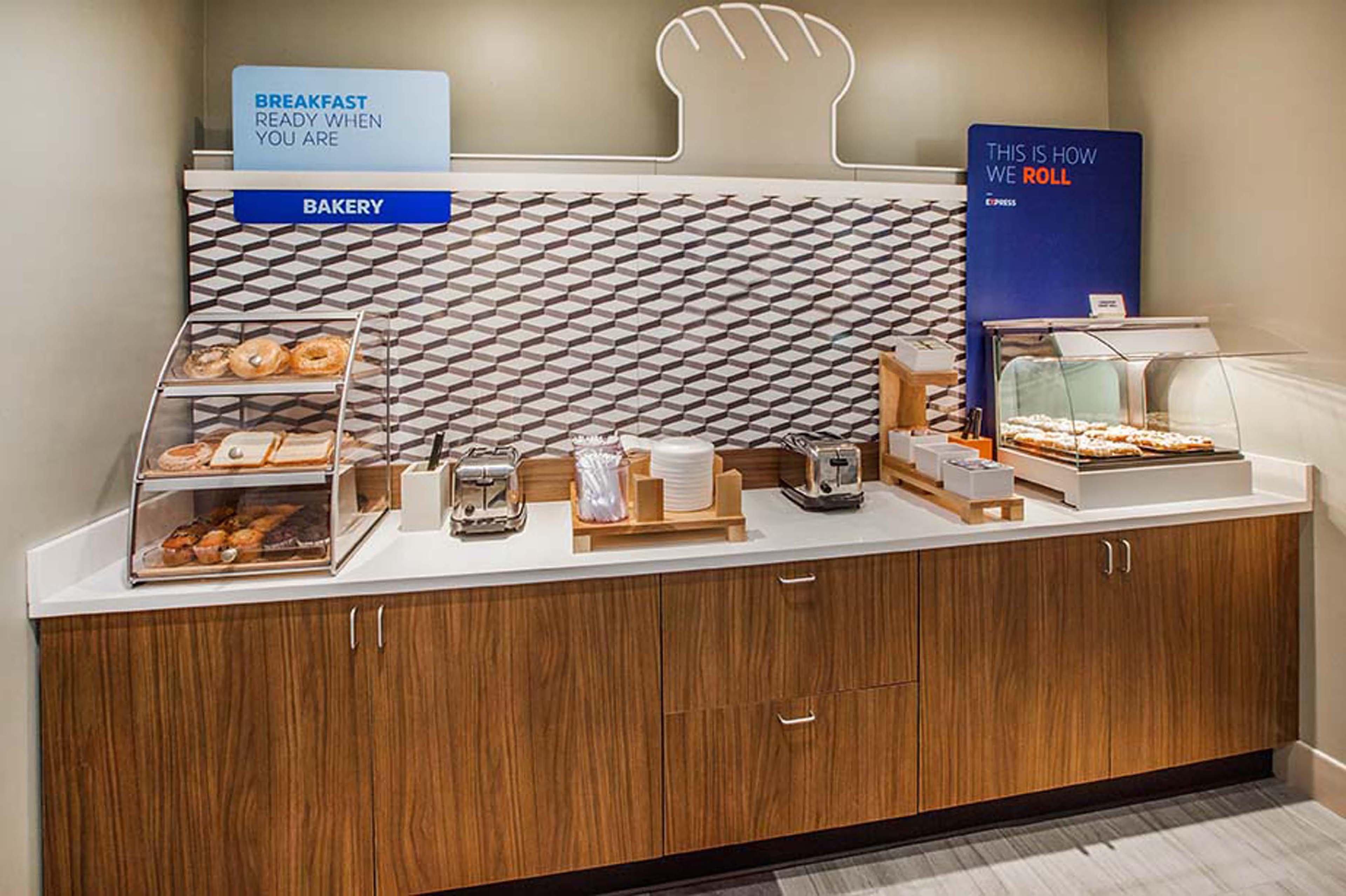 Holiday Inn Express Hotel & Suites Newport South By Ihg Eksteriør bilde