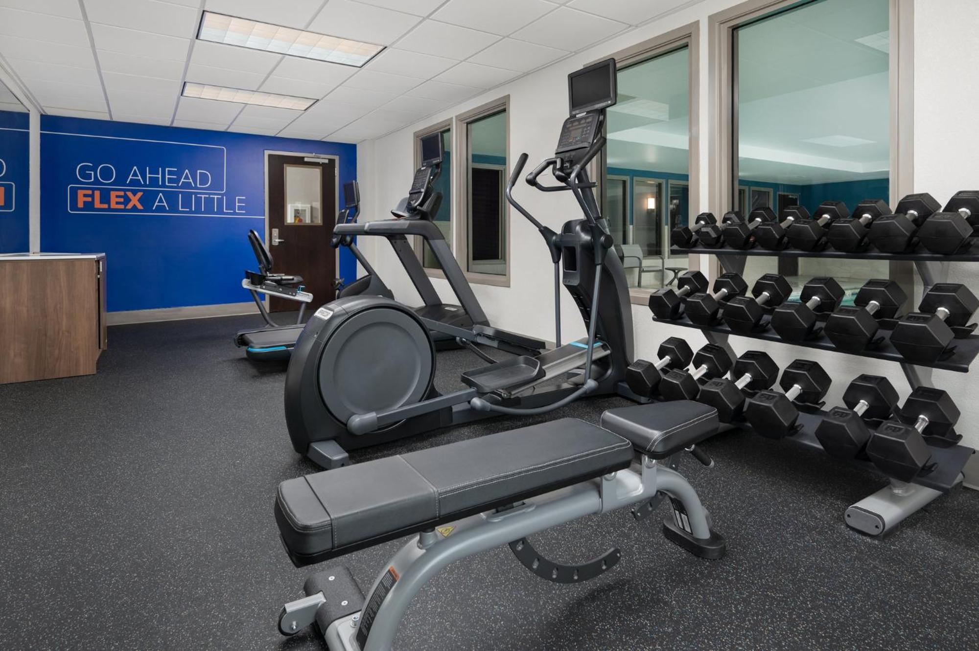 Holiday Inn Express Hotel & Suites Newport South By Ihg Eksteriør bilde