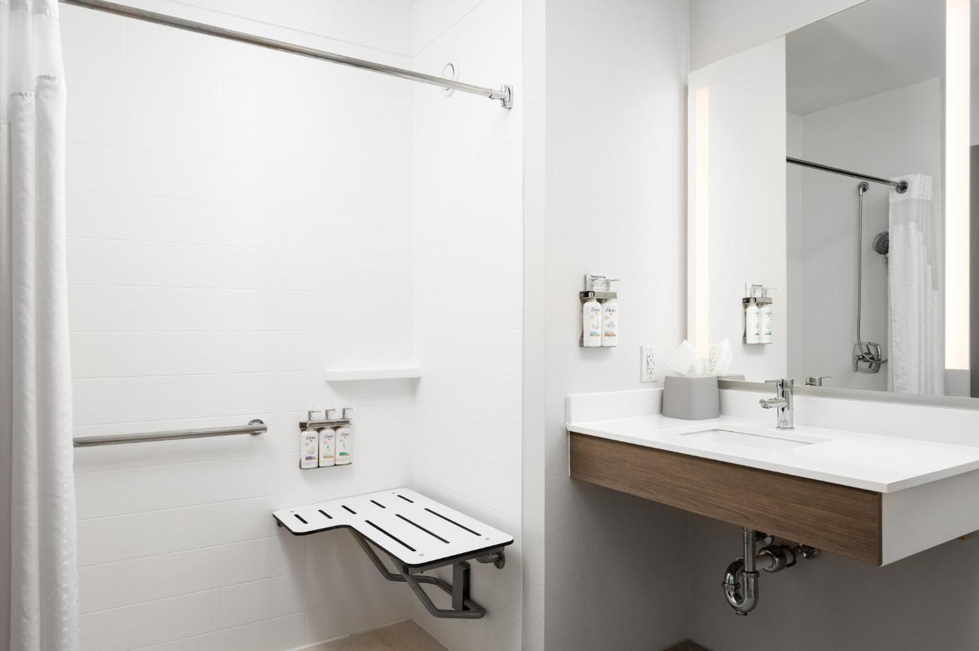 Holiday Inn Express Hotel & Suites Newport South By Ihg Eksteriør bilde