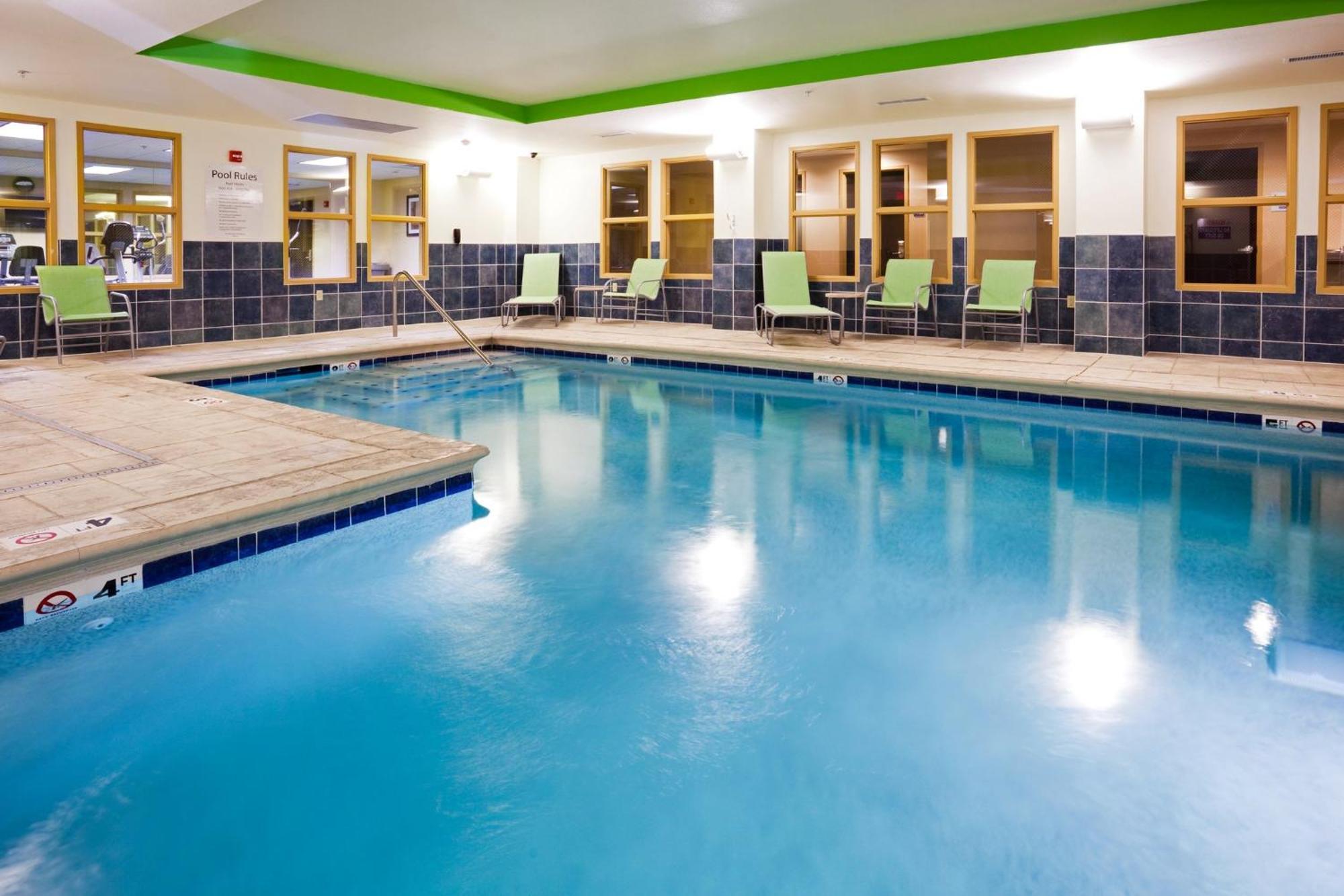 Holiday Inn Express Hotel & Suites Newport South By Ihg Eksteriør bilde
