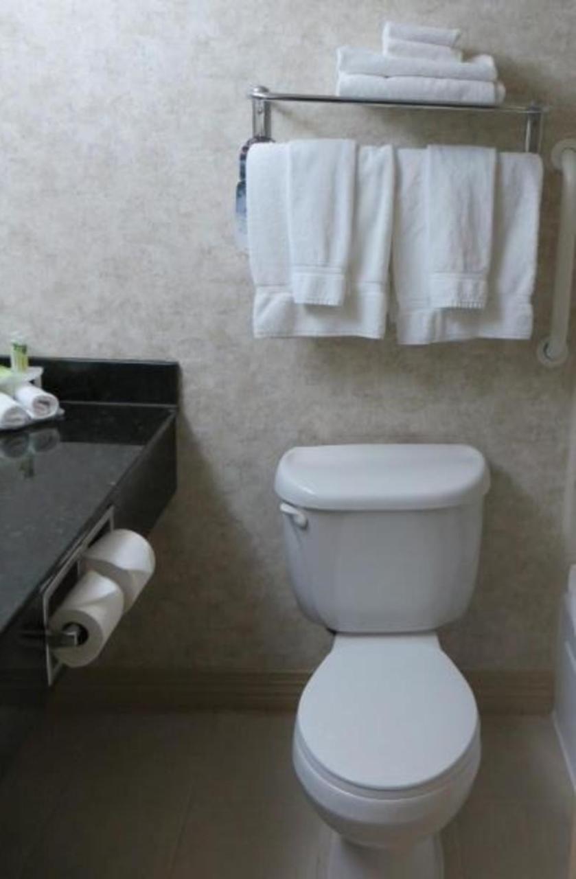 Holiday Inn Express Hotel & Suites Newport South By Ihg Eksteriør bilde